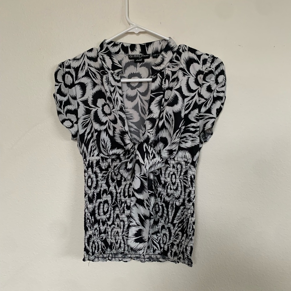 Guess size Small top